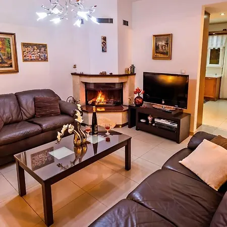 Villa Art Antique Deluxe