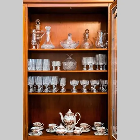 Art Antique Deluxe